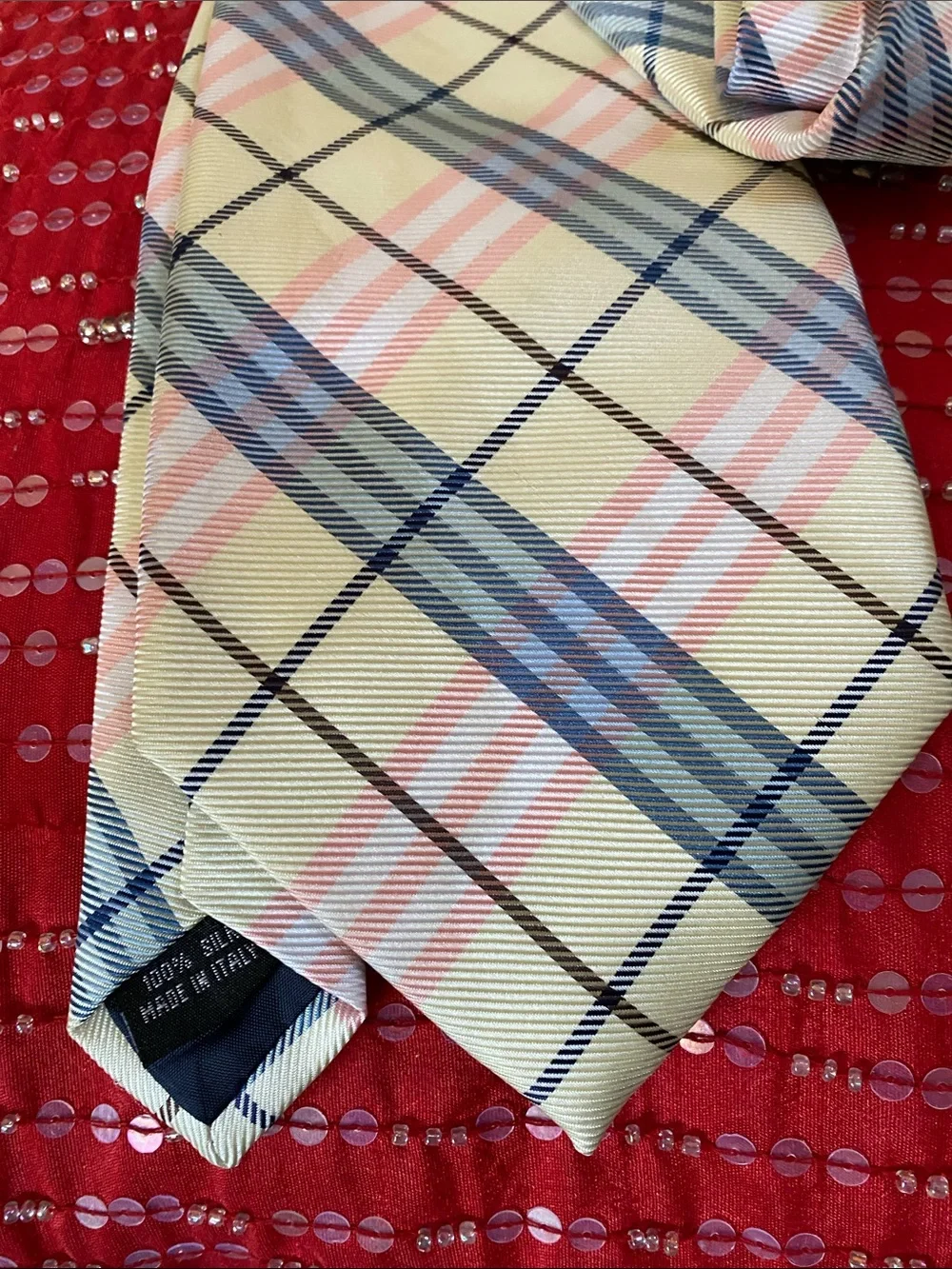 Burberry 💯 Silk Made in Italy 🇮🇹 Signature Subtle Shimmer Luxury Tie NWOT